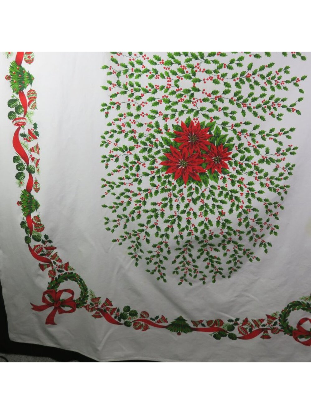 Christmas Tablecloth 58" x 80" Pinecone Bells Rectangle Red Green White Vintage - Picture 6 of 10